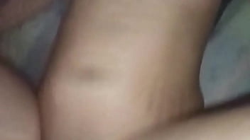 Hermanastra despierta con ganas de que meta mi pené hasta el fondo de su vagina