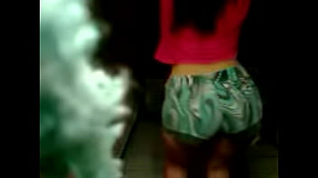 Novinha no funk quis excitar por whatsapp