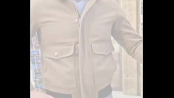 Teaser " distribution de sucettes à des inconnus"