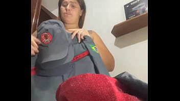 Gosto de me exibir e deixar os machos de pau duro e molhado