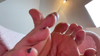 Foot slave pov worship my stinky asian feet and obey my orders carefully you loser