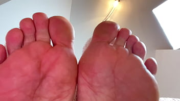 Foot slave pov worship my stinky asian feet and obey my orders carefully you loser