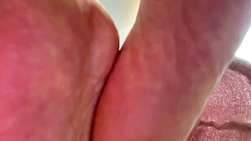 Foot slave pov worship my stinky asian feet and obey my orders carefully you loser