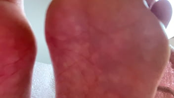 Foot slave pov worship my stinky asian feet and obey my orders carefully you loser