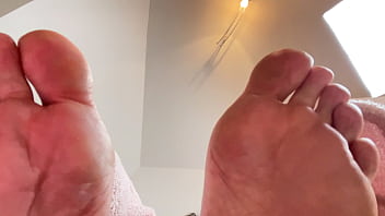 Foot slave pov worship my stinky asian feet and obey my orders carefully you loser