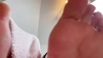 Foot slave pov worship my stinky asian feet and obey my orders carefully you loser