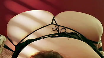 Si tu veux voir ce qui se passe plus bas tu sais ce qu'il te reste à faire