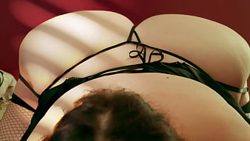 Si tu veux voir ce qui se passe plus bas tu sais ce qu'il te reste à faire