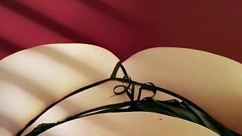 Si tu veux voir ce qui se passe plus bas tu sais ce qu'il te reste à faire