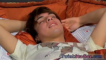 Gay Anal Loose Balls Movies Young Kyler Moss Is Walking Through The thumbnail