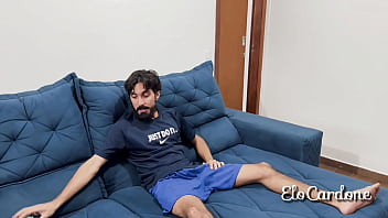 Esse pauzão tá rasgando toda minha bucetinha