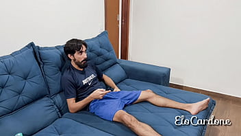 Esse pauzão tá rasgando toda minha bucetinha