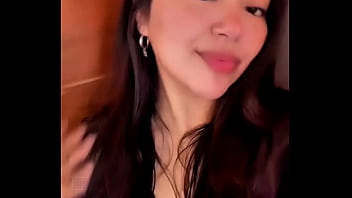 Provocativa en transparencia negra y bella