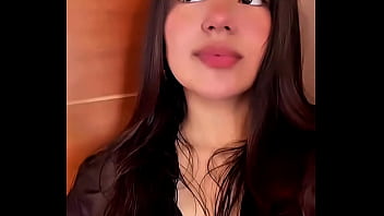 Provocativa en transparencia negra y bella