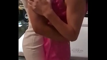 Ah safadinho e vocês querem me ver em cena lésbica com essa morena cavala deliciosa toma aqui uma previazi