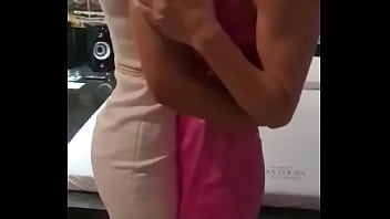 Ah safadinho e vocês querem me ver em cena lésbica com essa morena cavala deliciosa toma aqui uma previazi