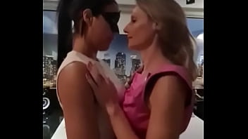 Ah safadinho e vocês querem me ver em cena lésbica com essa morena cavala deliciosa toma aqui uma previazi Ah safadinho e vocês querem me ver em cena lésbica com essa morena cavala deliciosa toma aqui uma previazi