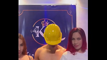 Estaba trabajando en la obra y me encontré con andreacastro1x y anaithomson será que necesitan que les destape