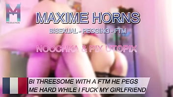 Elle me surprend pendant que je me fais démonter par pixutopix avec son énorme gode mais au lieu de s’énerver