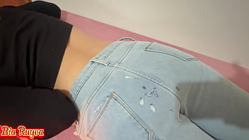 Gozou na minha bunda agora como vou pra faculdade com essa calça