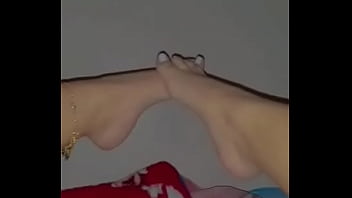 Tocando mi conchita estrecha