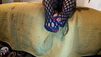 Fishnet clad bbw oil foot tease – cameraman drools as stockings rip & soles shine