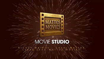 Exibicionismo virtual que paga bem casal faz show no celular e ganha com putaria ao vivo