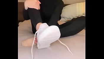 Hello can you smell my stinky nylons #smelly #smellynylon #nylon #pedsocks #nylonfetısh #fetish #feet #socks #soc