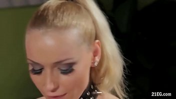 Fantastic blonde dominates her lez lover