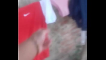 Me entro a la casa de vecina a robarlles las bragas Me entro a la casa de vecina a robarlles las bragas