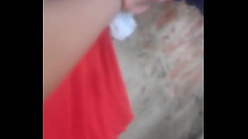 Me entro a la casa de vecina a robarlles las bragas Me entro a la casa de vecina a robarlles las bragas