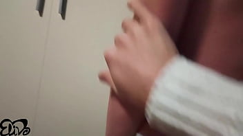 The girl in purple pajamas is good at sucking and swallowing cum