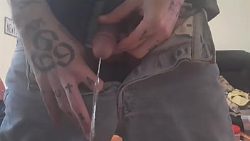 Melvin C Mea Antes De La Masturbación thumbnail