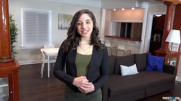 Blonde bombshell taking the prize