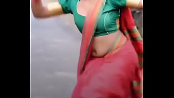 Navel show and shake