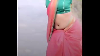 Navel show and shake