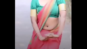 Navel show and shake