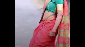 Navel show and shake