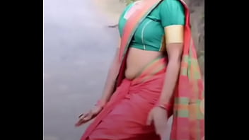 Navel show and shake