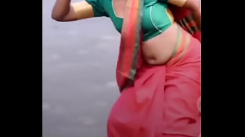 Navel show and shake