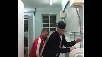 Rapidinha No Banheiro thumbnail