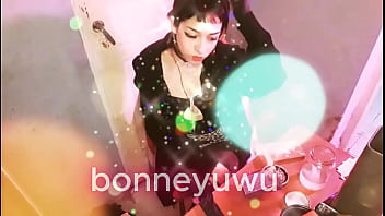 Bonneyuwu 18 36 bartender le paga a bonney por chupar un dildo