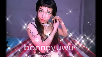 Bonneyuwu 18 36 bartender le paga a bonney por chupar un dildo