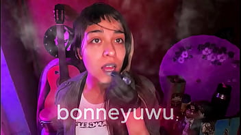 Bonneyuwu 18 36 bartender le paga a bonney por chupar un dildo