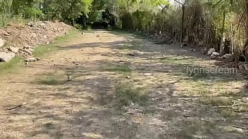 Fucking my classmate in the woods until i creampie her pussy