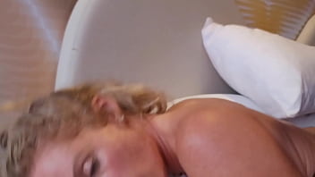 Lucky bbc stranger gets blown and fucks cheating wife at resort