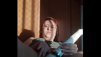 Vazou na net novinha arrombando o cuzinho na chamada de vídeo