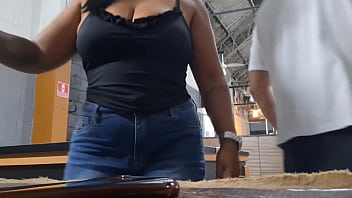 Sinuca do ela perdeu o jogo e ganhou rola na buceta