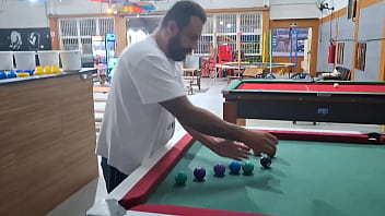 Sinuca do ela perdeu o jogo e ganhou rola na buceta