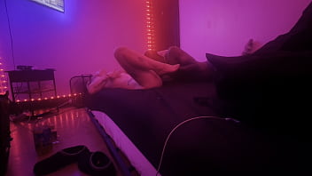 White slut massages daddy’s bbc